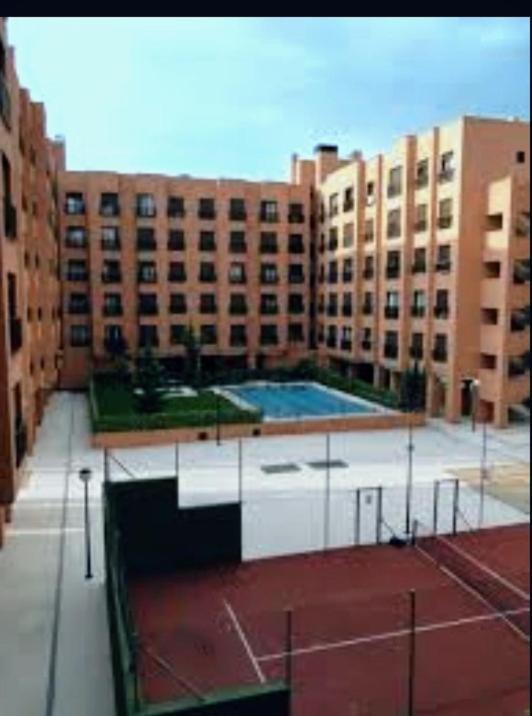 En Madrid, A Unos Minutos Del Aeropuerto Airport Barajas, Plenilunio, Estadio De Futbol Metropolitano, Feria De Madrid, Clinica Navarra Esterno foto