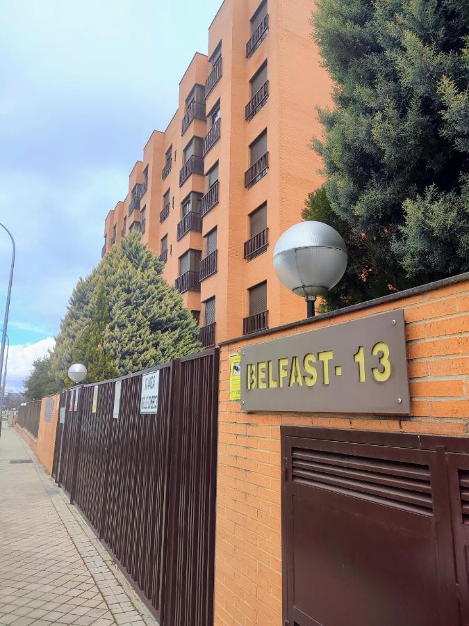 En Madrid, A Unos Minutos Del Aeropuerto Airport Barajas, Plenilunio, Estadio De Futbol Metropolitano, Feria De Madrid, Clinica Navarra Esterno foto