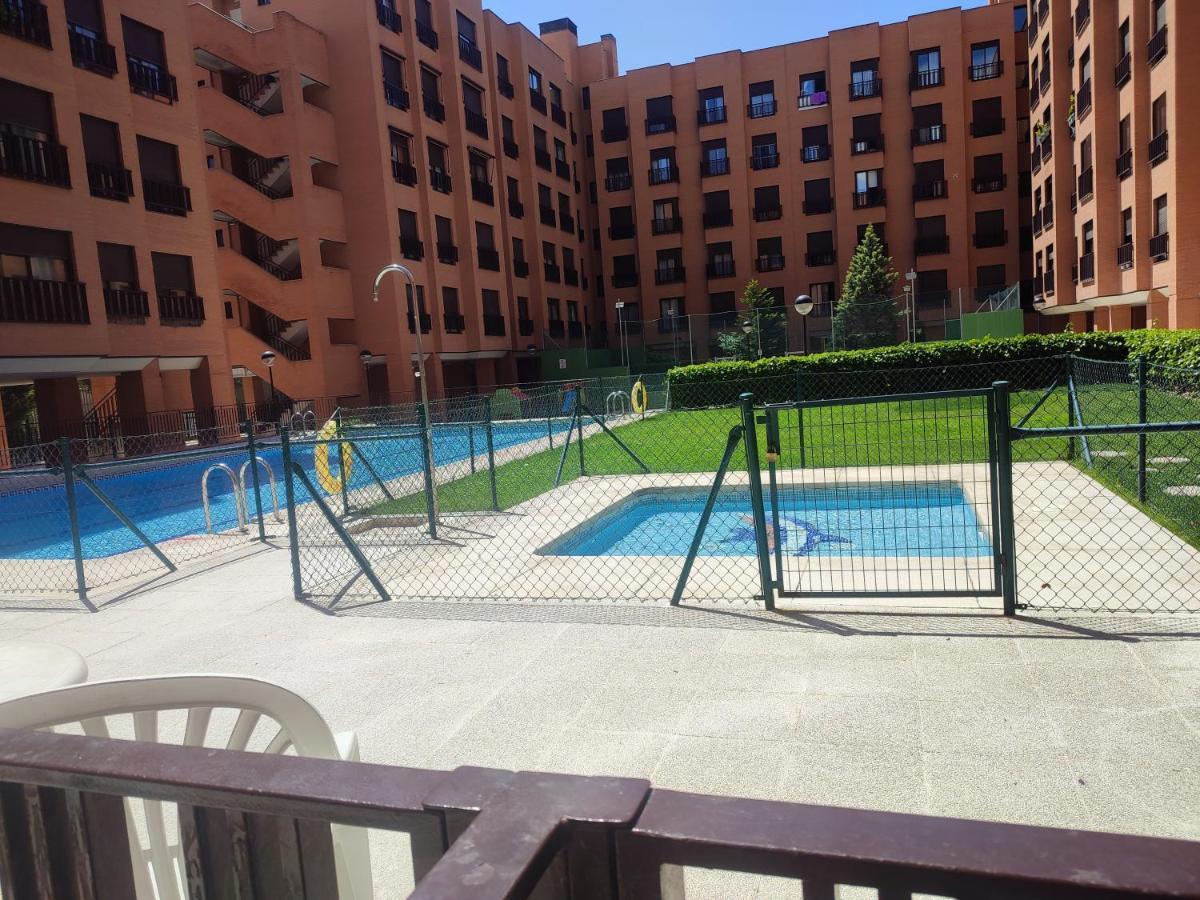 En Madrid, A Unos Minutos Del Aeropuerto Airport Barajas, Plenilunio, Estadio De Futbol Metropolitano, Feria De Madrid, Clinica Navarra Esterno foto